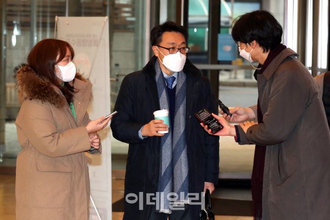 청문회 하루 앞둔 김진욱 공수처장 후보자                                                                                                                                                           