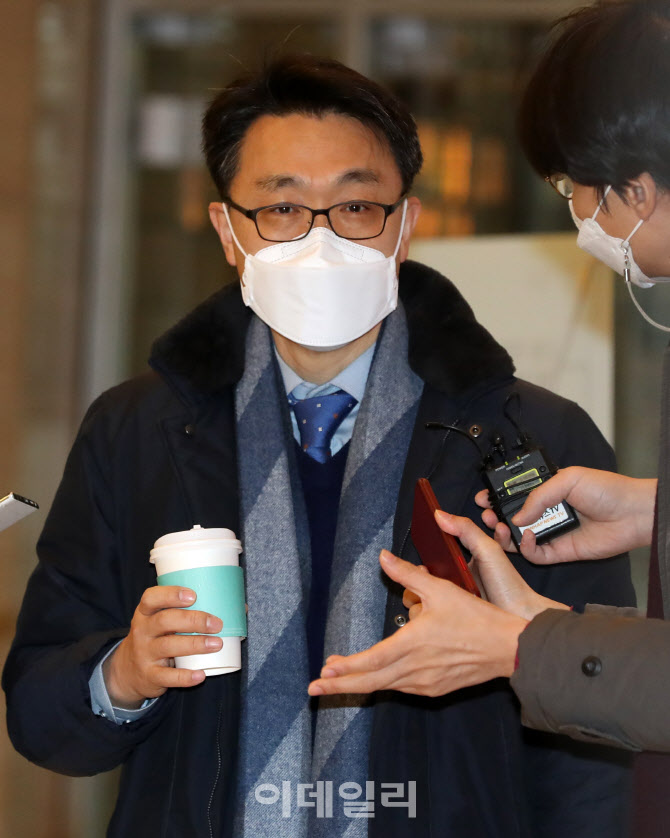 질문 받는 김진욱 공수처장 후보자                                                                                                                                                                  