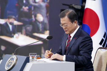 국민의힘 "입양아동 바꿀 수 있다는 文…교환 또는 반품인가"