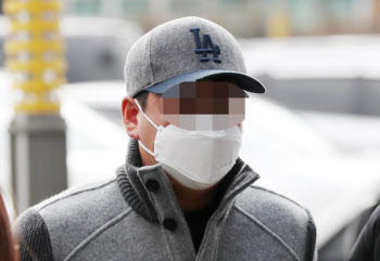 김포 아파트 경비원 폭행 30대 "혐의 모두 인정한다"