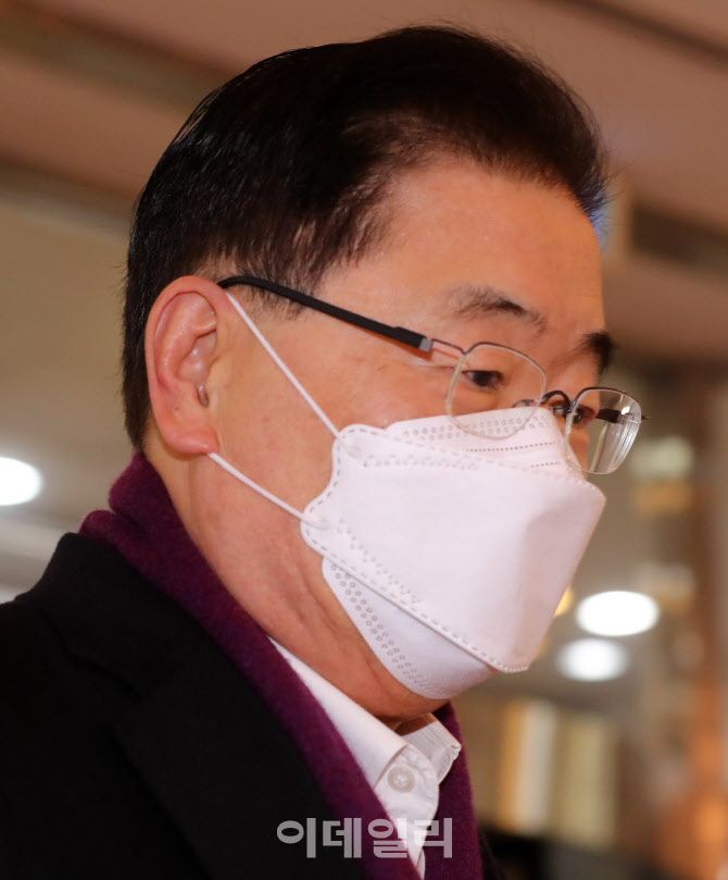 준비사무실로 출근하는 정의용 외교부 장관 후보자                                                                                                                                                   