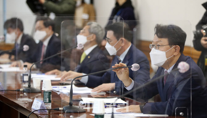  인사말하는 김광수 은행연합회 회장                                                                                                                                                                