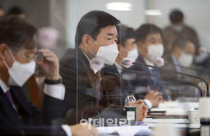  'K뉴딜 지원' 논의하는 더불어민주당-금융권CEO                                                                                                                                           