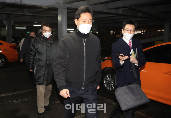 '택시회사 찾은 오세훈 전 시장'                                                                                                                                                          