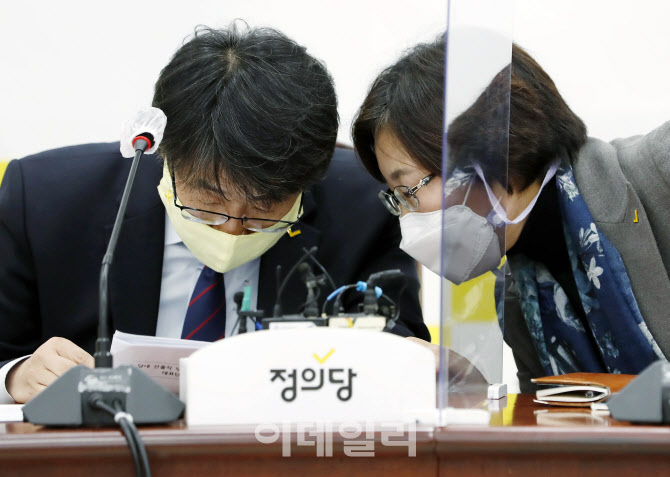 정의당 정략협의회, '대화하는 김윤기-박인숙'                                                                                                                                             