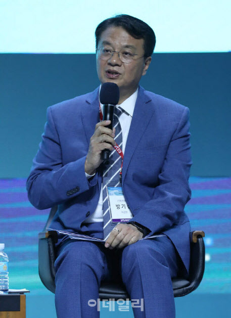Appointed Ki-seon Bang, Assistant Secretary of the Ministry of Equipment, as Executive Director of Asian Development Bank