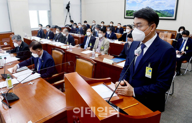 [포토]최정우 회장, '노후시설 개선 집중...무재해 사업장 만들겠다'