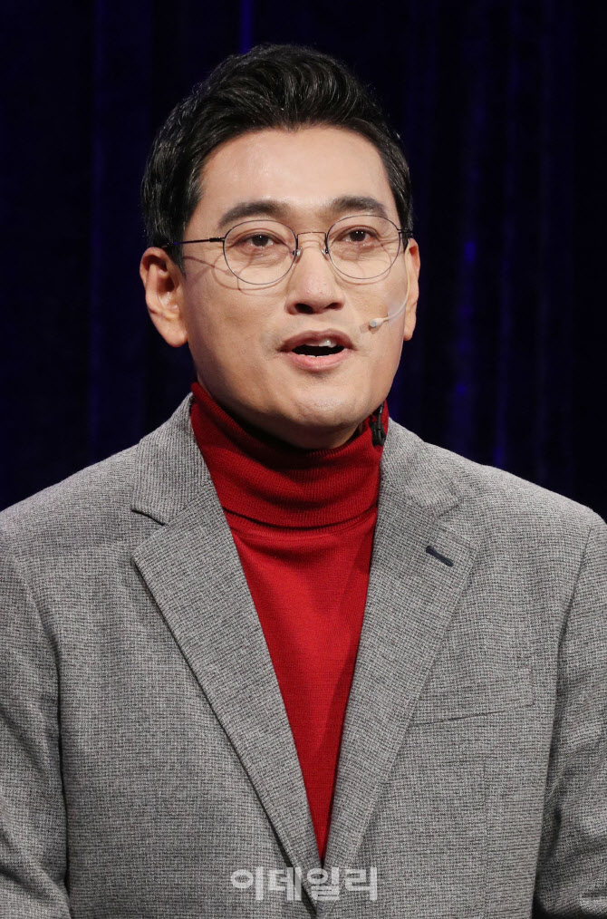 국민의힘 3차 맞수토론, '발언하는 오신환'                                                                                                                                                