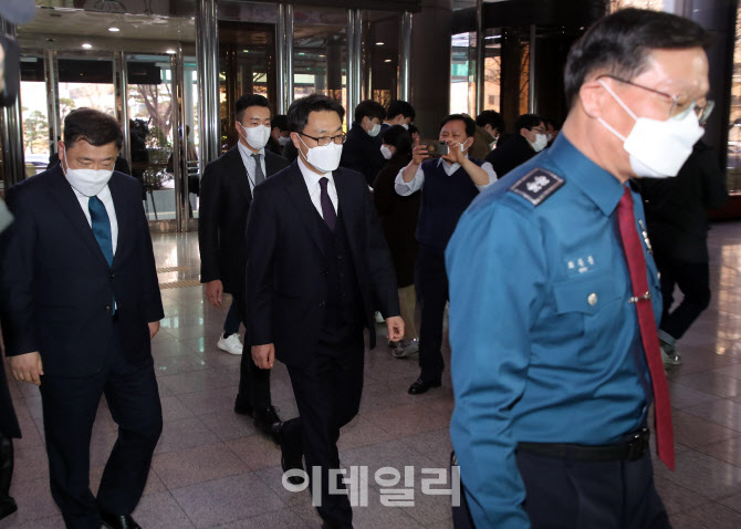 김진욱 공수처장, 김창룡 청장 예방                                                                                                                                                                 