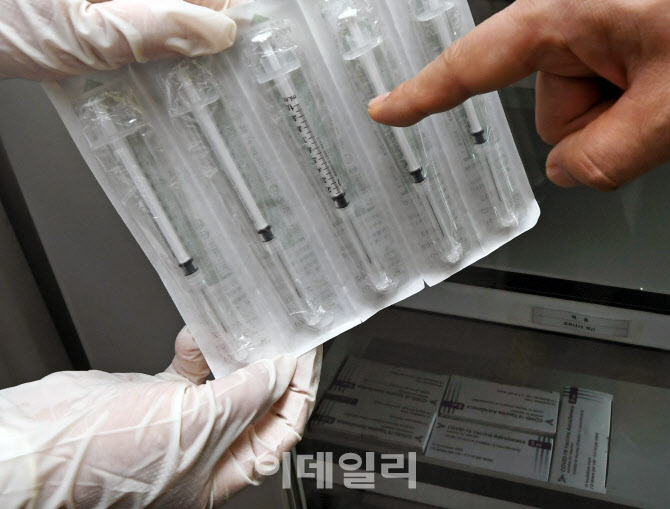 아스트라제네카 백신 전용 주사기                                                                                                                                                                   