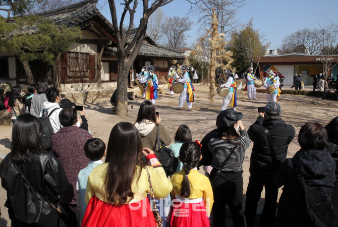  날씨도 화창한 정월대보름                                                                                                                                                                         