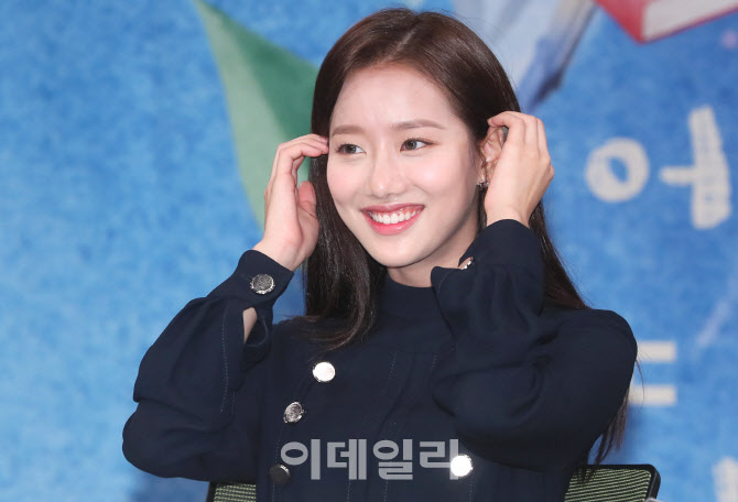 Has the neutral gear been released…  Advertising industry clears personality controversy April Lee Na-eun