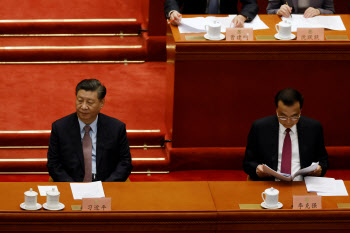 중국, 재정지출 축소에도 국방예산 6.8% 늘려…美견제