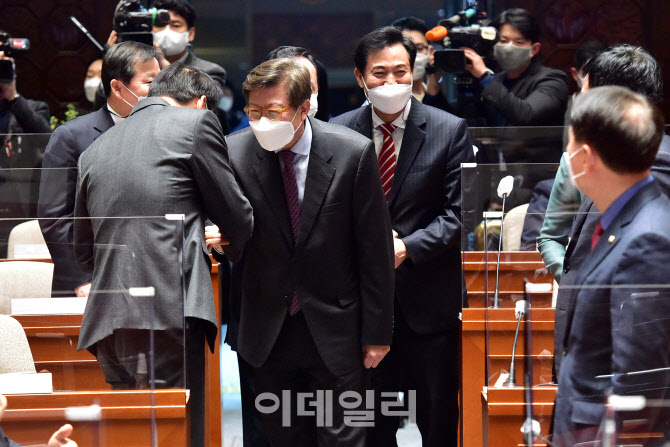 오세훈-박형준, '미소 보이며 국민의힘 의총 참석'                                                                                                                                         