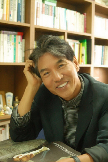 박범신, 성추행 논란 5년만에 시집 '구시렁구시렁 일흔' 출간