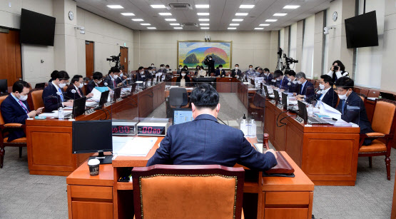 정무위 법안1소위, 서민금융 재원 확보 법안 의결 정무위 법안1소위, 서민금융 재원 확보 법안 의결