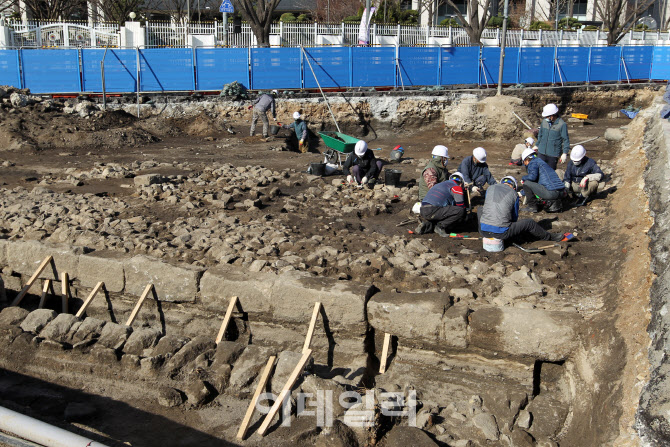 [포토] 조선시대 유물 발견된 광화문광장