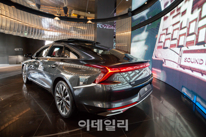 KIA, 팔방미인 K8 출시                                                                                                                                                                             
