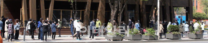 신규확진 614명, 사흘째 600명대… '4차 대유행' 초기 단계                                                                                                                                 