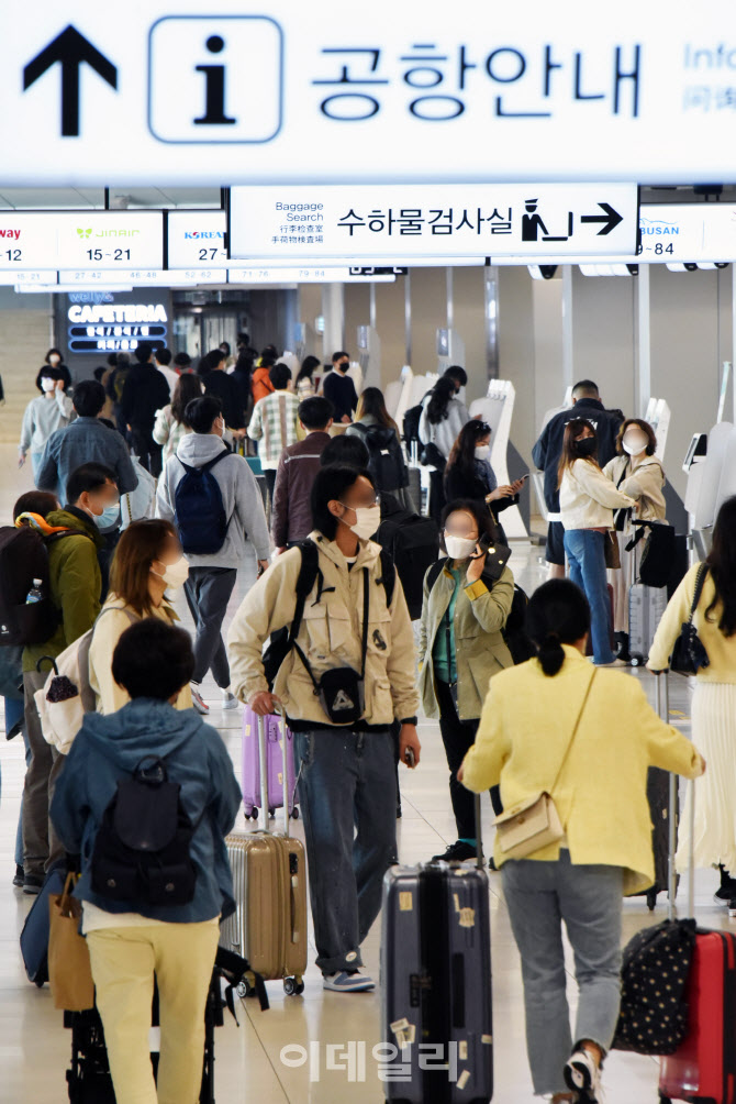 공항 국내선, 봄나들이객들로 '북적북적'                                                                                                                                                  
