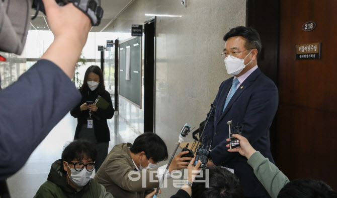 윤호중, '단합과 쇄신 통해 4기 민주 정부 창출'                                                                                                                                           