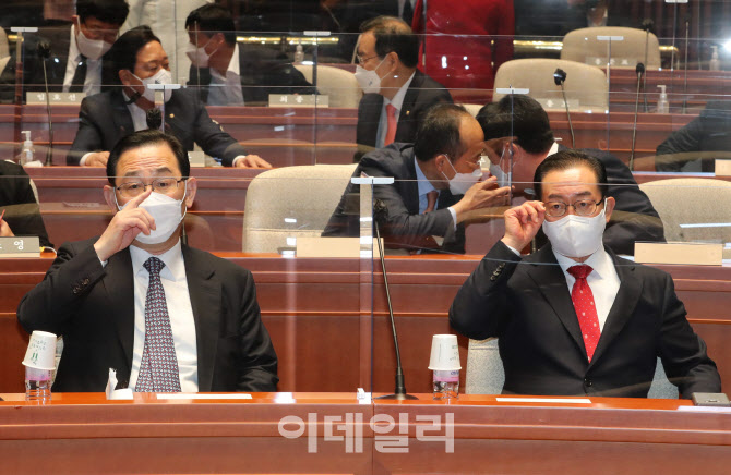 주호영-이종배, '의원총회 참석'                                                                                                                                                          