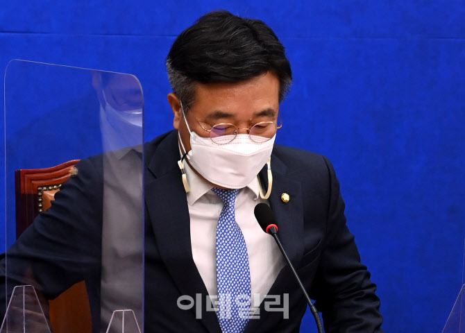 비상대책회의 참석하는 윤호중 위원장                                                                                                                                                               