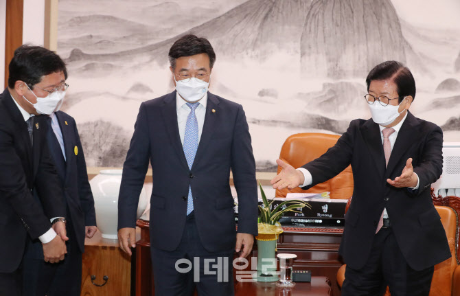 박병석 의장 예방하는 윤호중 비상대책위원장                                                                                                                                                        