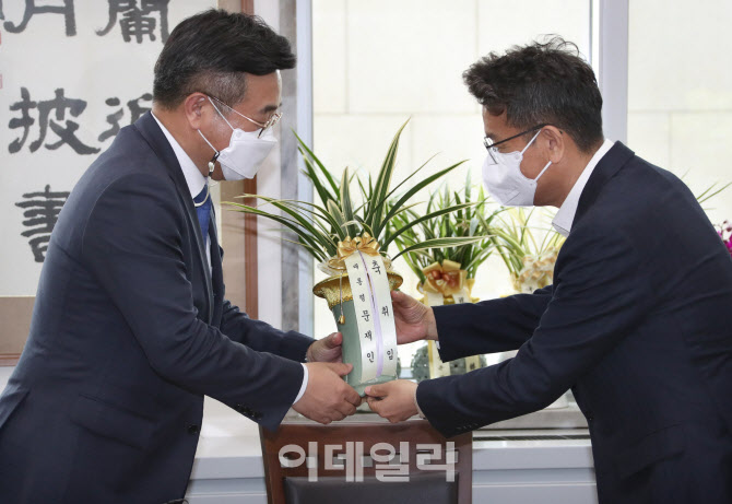 국회 예방한 이철희 신임 정무수석                                                                                                                                                                  