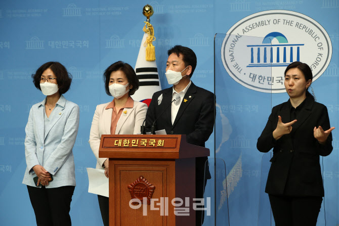 더불어민주당 초선의원들, '반성과 소통...쇄신안 발표'                                                                                                                                    