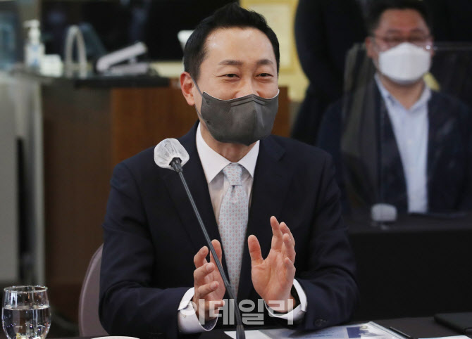  발언하는 전항일 이베이코리아 대표                                                                                                                                                                