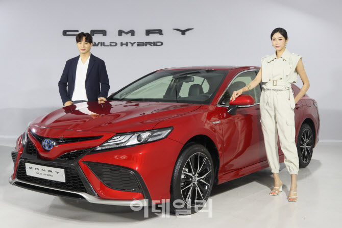 새롭게 변경된 2022년형 뉴 캠리                                                                                                                                                                    