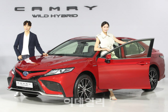 디자인 강화된 2022년형 뉴 캠리                                                                                                                                                                    