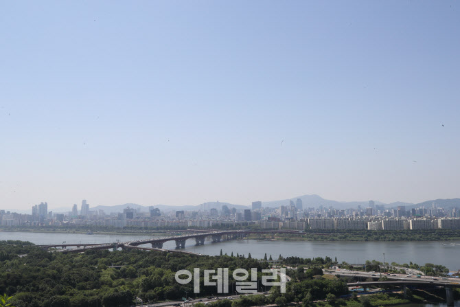 대체로 맑은 하늘                                                                                                                                                                                  