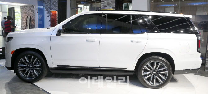 캐딜락 하우스 서울 꽉 채운 SUV의 제왕 5세대 에스컬레이드                                                                                                                                          