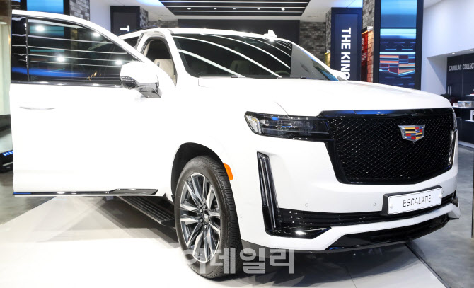 새롭게 진화한 캐딜락 5세대 에스컬레이드                                                                                                                                                           