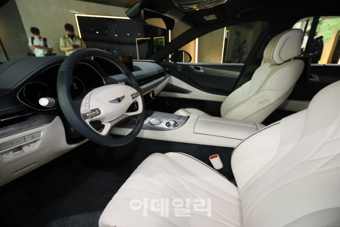 G80 전동화 모델, 친환경적 내부 디자인                                                                                                                                                             