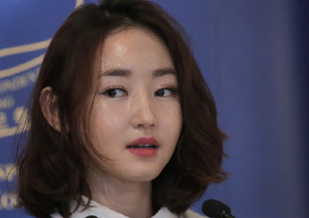 ‘탈북 인권가’ 박연미, 美대학 공개 비판…“北도 이 정도론 안미쳤다”