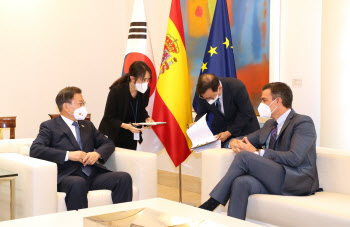 文대통령, 한-스페인 전략적 동반자 관계 공동성명
