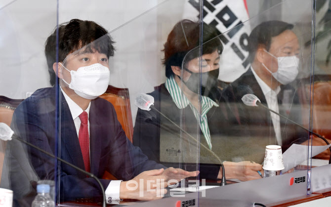 이준석 "차별금지법 제정, 서두를 필요 없다"                                                                                                                                              