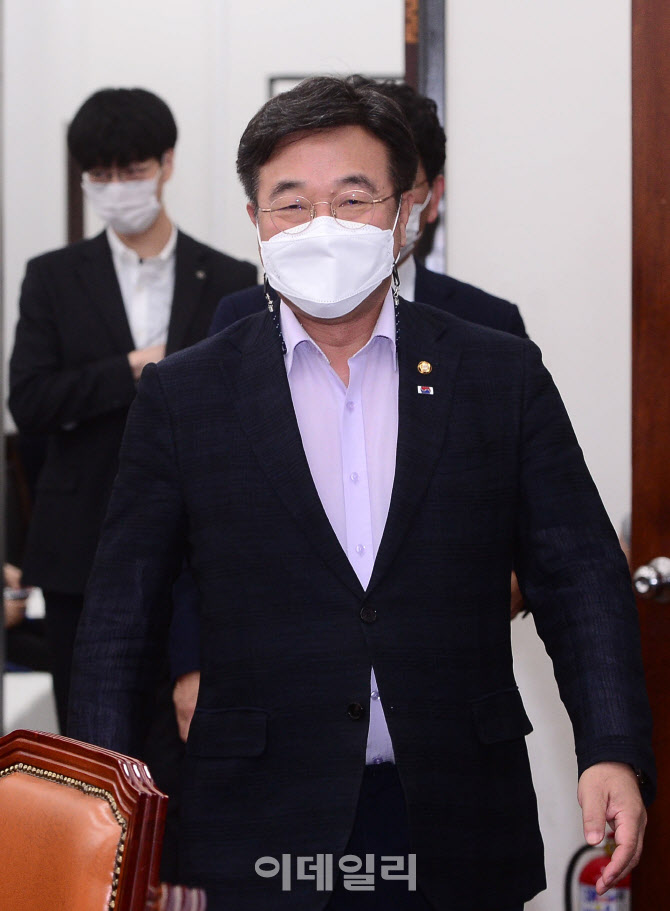 정책조정회의 참석하는 윤호중 원내대표                                                                                                                                                             