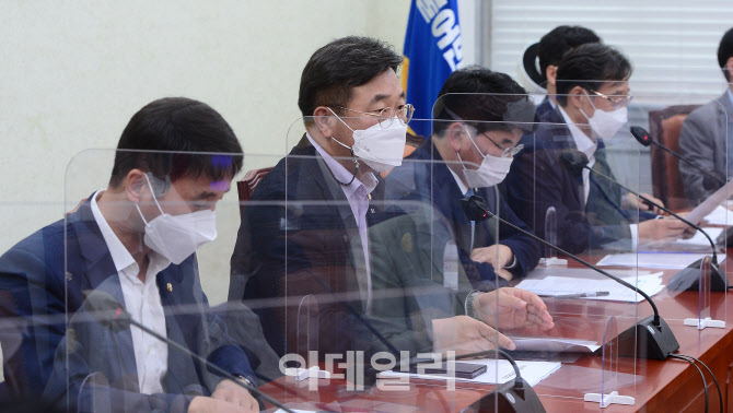 정책조정회의 주재하는 윤호중 원내대표                                                                                                                                                             