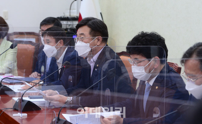 '더불어민주당, 정책조정회의' 주재하는 윤호중 원내대표                                                                                                                                   