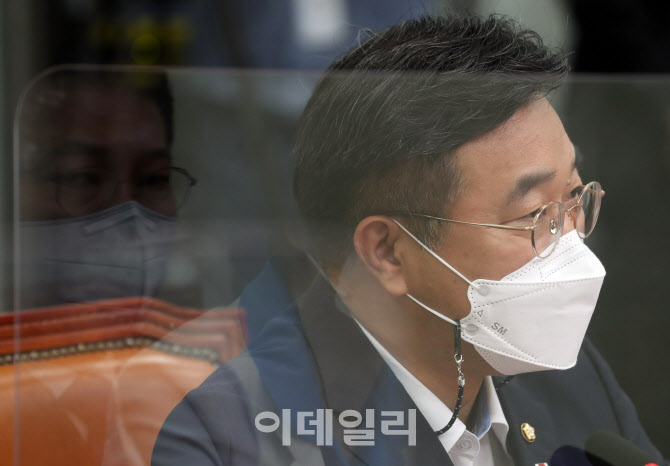 '모두발언하는 윤호중 원내대표'                                                                                                                                                          