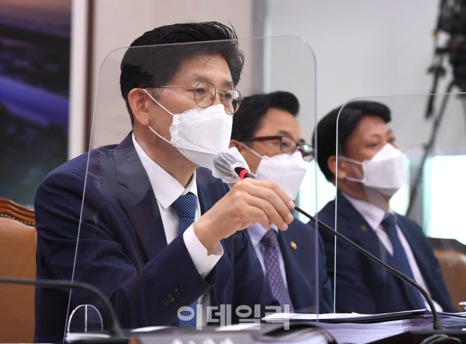 국토위, '답변하는 노형욱 장관'                                                                                                                                                          