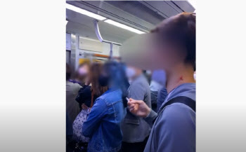 지하철서 담배 피우고 시민 폭행…검찰, 30대男 약식기소