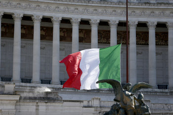 유럽 ‘델타 변이’ 비상 “이탈리아도 영국 여행객 규제”