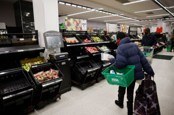英 싱크탱크 "올해 영국 소비자물가 4% 이상으로 오를 듯"