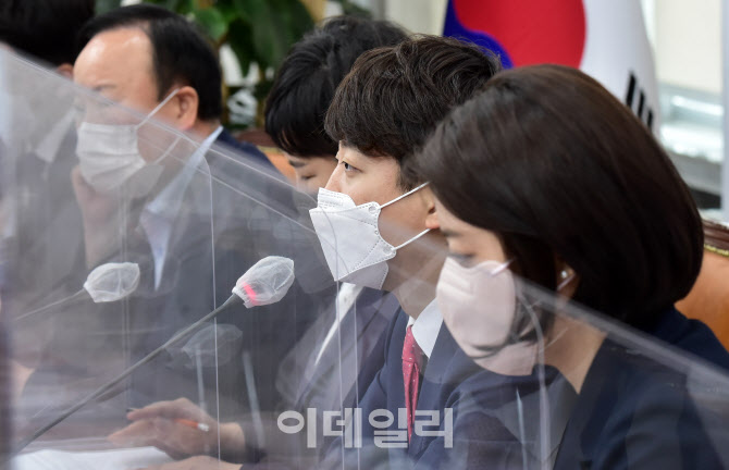 이준석, '윤석열 X파일...국민 피로감, 짜증만 유발'                                                                                                                                       