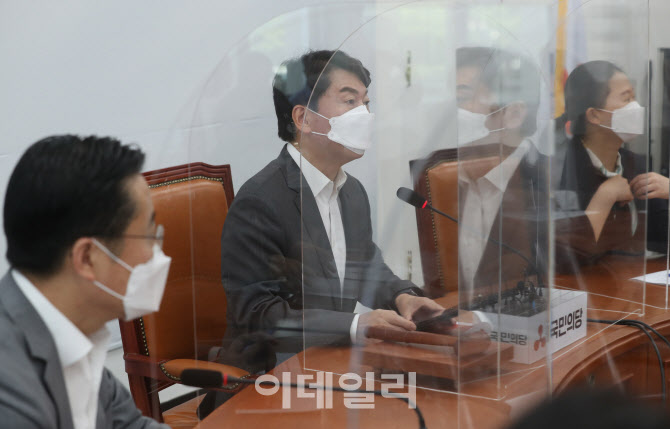 '모두발언하는 안철수 대표'                                                                                                                                                              